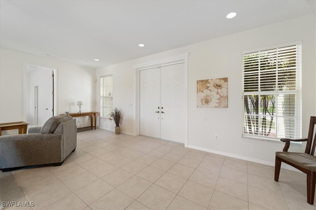 2865 SW 25th Ave in Cape Coral, FL - Building Photo