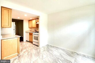 8966 Footed Ridge in Columbia, MD - Building Photo - Building Photo