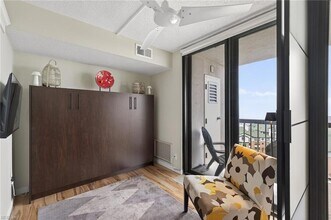 3288 Page Ave, Unit 1103 in Virginia Beach, VA - Building Photo - Building Photo