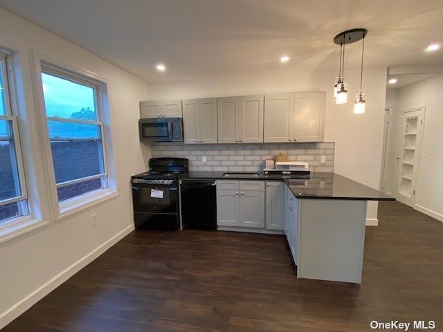 79-78 77th Rd in Queens, NY - Building Photo