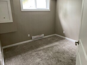 2058 Wallace St in Regina, SK - Building Photo - Building Photo