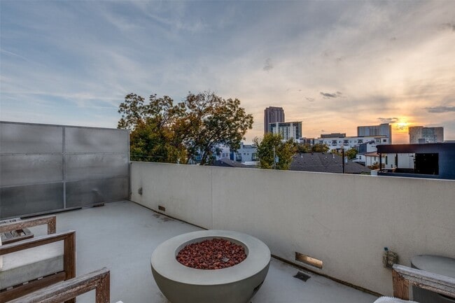 4626 Coles Manor Pl, Unit 5225 White Willow B230 in Dallas, TX - Building Photo - Building Photo