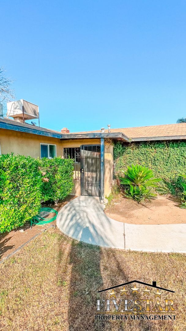 3311 Camellia Dr in Bakersfield, CA - Building Photo - Building Photo