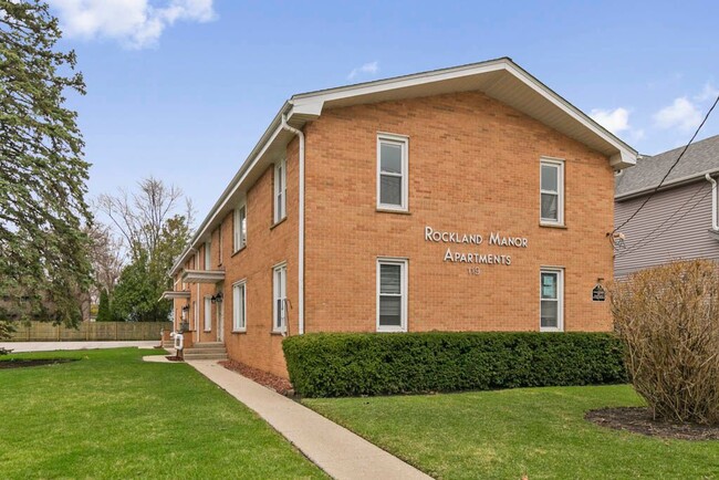 Eleven9 Rockland in Libertyville, IL - Building Photo - Building Photo