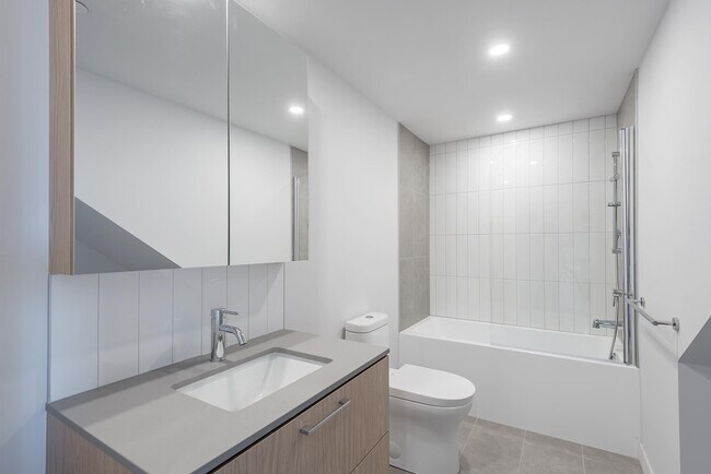 5630 Rue de Marseille in Montréal, QC - Building Photo - Building Photo