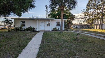 3108 Whiting Ln in Port Charlotte, FL - Building Photo