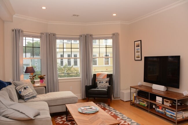 27 Prince St, Unit 2L in Cambridge, MA - Foto de edificio - Building Photo