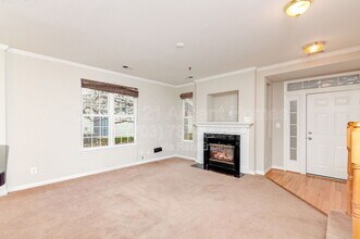 8932 Milford Haven Ct in Lorton, VA - Foto de edificio - Building Photo