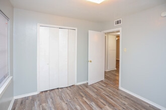 Good Haven Apartments in Dallas, TX - Building Photo - Interior Photo