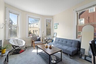 67 Bristol St in Cambridge, MA - Building Photo - Building Photo