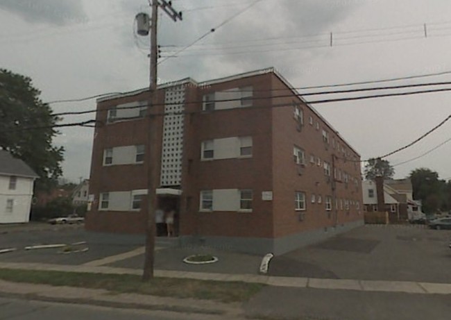 161-163 Tolland St in East Hartford, CT - Building Photo - Building Photo