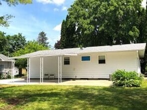 213 N 5th Ave in Walworth, WI - Building Photo - Building Photo