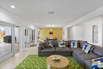 3721 N 55th Ave in Hollywood, FL - Building Photo - Building Photo