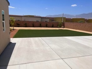 67105 Mission Dr in Cathedral City, CA - Building Photo - Building Photo