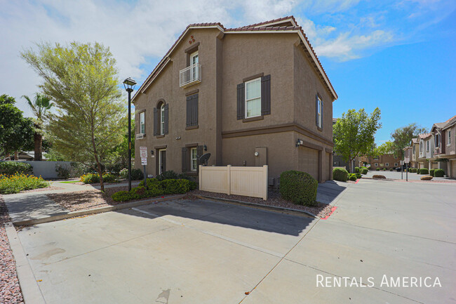 5618 S 21st Terrace in Phoenix, AZ - Building Photo - Building Photo