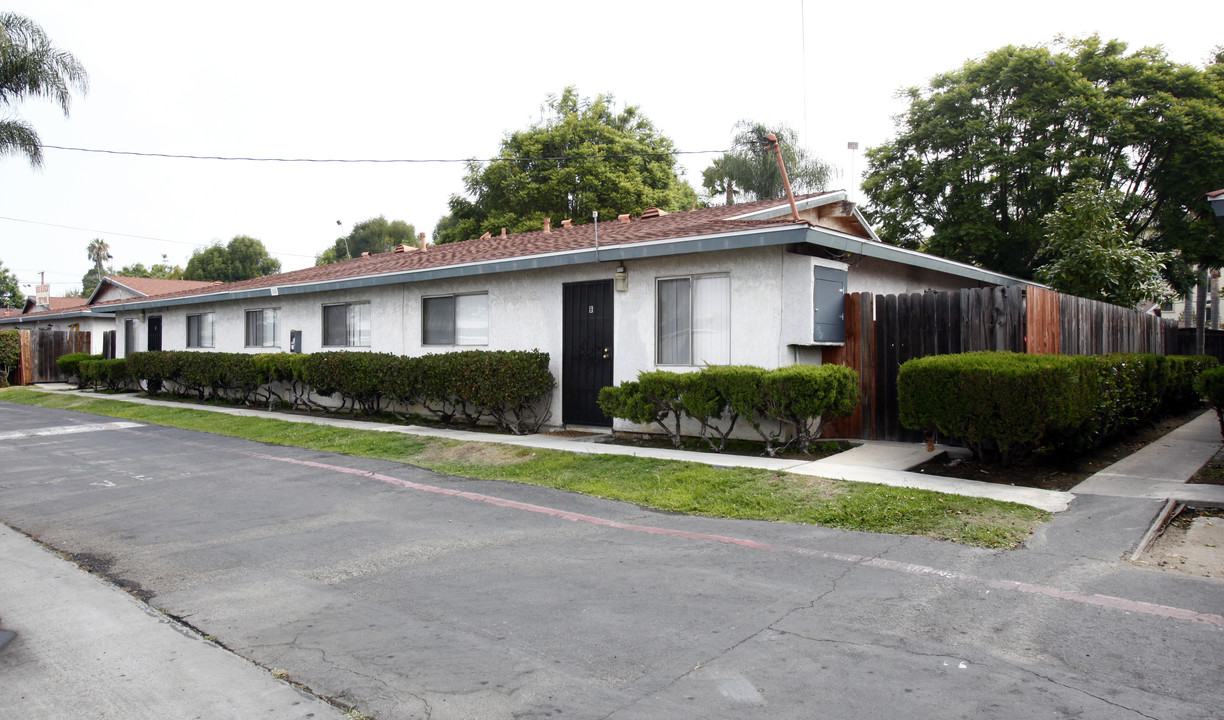 7581 21st St in Westminster, CA - Foto de edificio