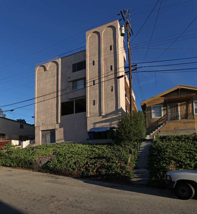 714 Lookout Dr in Los Angeles, CA - Foto de edificio - Building Photo