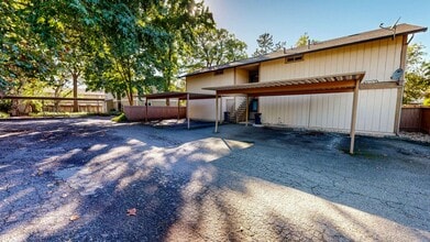 949 Camino Coronado in Rohnert Park, CA - Building Photo - Building Photo
