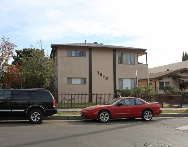 1610 Winona Blvd in Los Angeles, CA - Building Photo - Building Photo