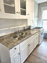 161 Montgomery St, Unit Unit 8 in Pawtucket, RI - Building Photo