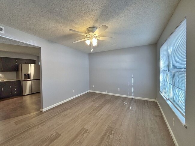 2641 Maverick Ln in Lawrence, KS - Foto de edificio - Building Photo