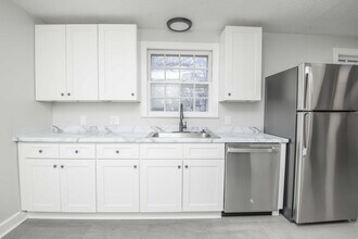 2440 Woodbine Ave in Knoxville, TN - Building Photo - Building Photo