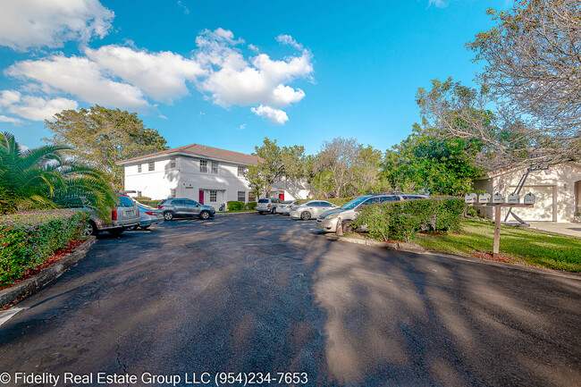 Coral Springs in Coral Springs, FL - Building Photo - Building Photo