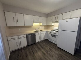 2081 Shangrai-La Dr SE in Grand Rapids, MI - Building Photo