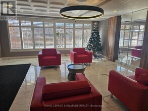 155 Hillcrest Ave in Mississauga, ON - Building Photo - Building Photo