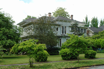 Corvallis Fiveplex in Corvallis, OR - Building Photo - Building Photo