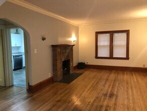 1076 18th Ave SE in Minneapolis, MN - Building Photo - Building Photo