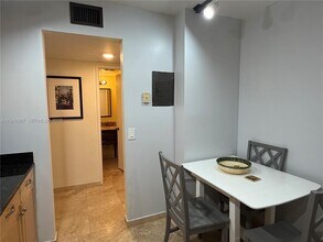 2801 NE 183rd St in Aventura, FL - Building Photo - Building Photo