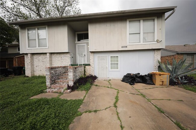 12238 Barrett Brae Dr in Houston, TX - Foto de edificio - Building Photo