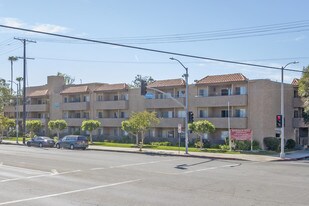 Sherman West Apartments in Reseda, CA - Building Photo