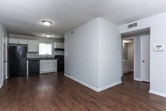 West Town Apartments in Albany, GA - Foto de edificio - Interior Photo