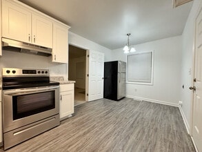 613 W 4th Ave in Easley, SC - Building Photo - Building Photo