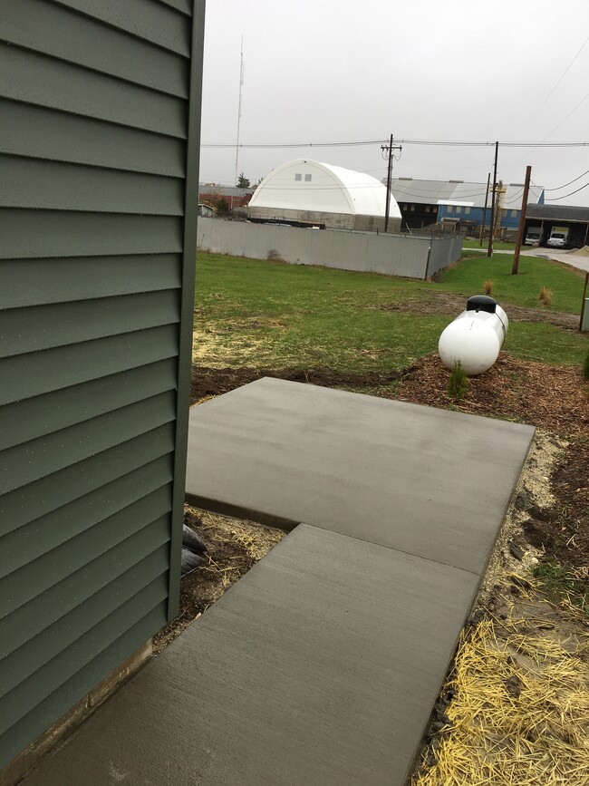 102 Wapak St in Wapakoneta, OH - Building Photo - Building Photo