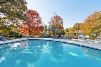 Terrace Oaks in Greensboro, NC - Foto de edificio - Building Photo