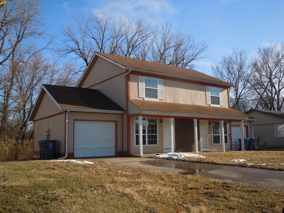 10 Cougar Dr in Glen Carbon, IL - Building Photo