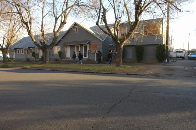 202 S 9th Ave in Yakima, WA - Building Photo - Building Photo