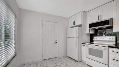 3883 Island Club Cir W in Atlantis, FL - Building Photo - Building Photo