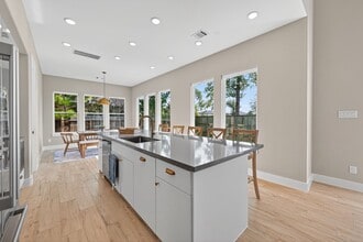 7507 Faldo Dr in Spring, TX - Foto de edificio - Building Photo