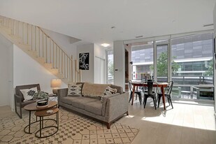 30 Ordnance St in Toronto, ON - Building Photo