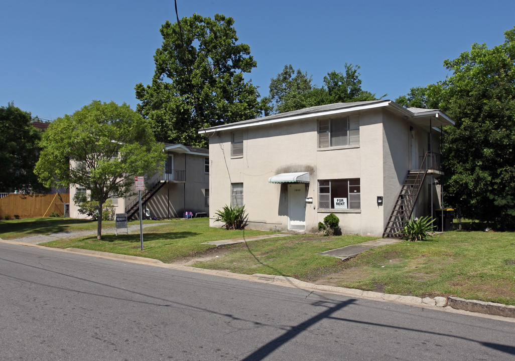 1903 Reynolds St in Savannah, GA - Building Photo