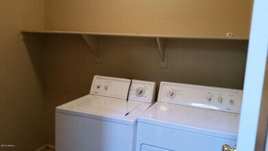 6919 S 50th Dr in Phoenix, AZ - Building Photo - Building Photo