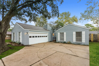 2210 Colonial Ct N-Unit -1405 in League City, TX - Building Photo - Building Photo