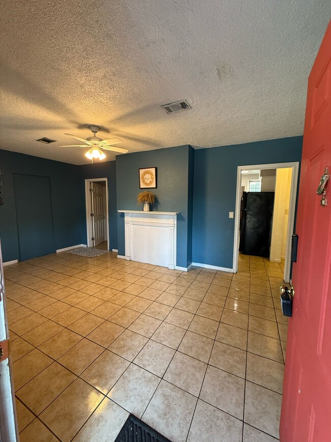 2490 Cate St in Brunswick, GA - Building Photo - Building Photo