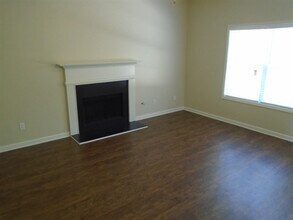 550 Brook Hollow Dr in Mcdonough, GA - Foto de edificio - Building Photo