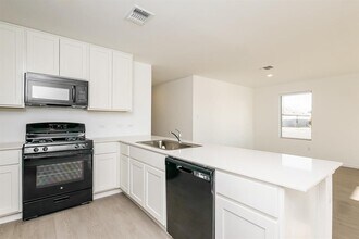 9600 NW 125th St in Yukon, OK - Building Photo - Building Photo