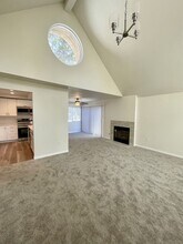 17915 Caminito Pinero in San Diego, CA - Building Photo - Building Photo
